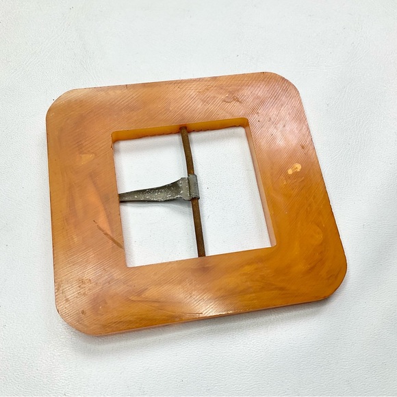 Art Deco Carved Bakelite Buckle 1930’s Beautifully Carved - Picture 4 of 6